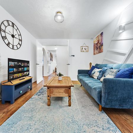 Quirky Canary 2Bed, Free Parking, Smart Tv & Games 런던 외부 사진